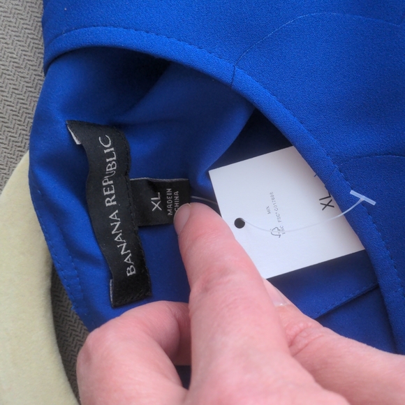 NWT Blouse scalloped front 💠 - Picture 6 of 11